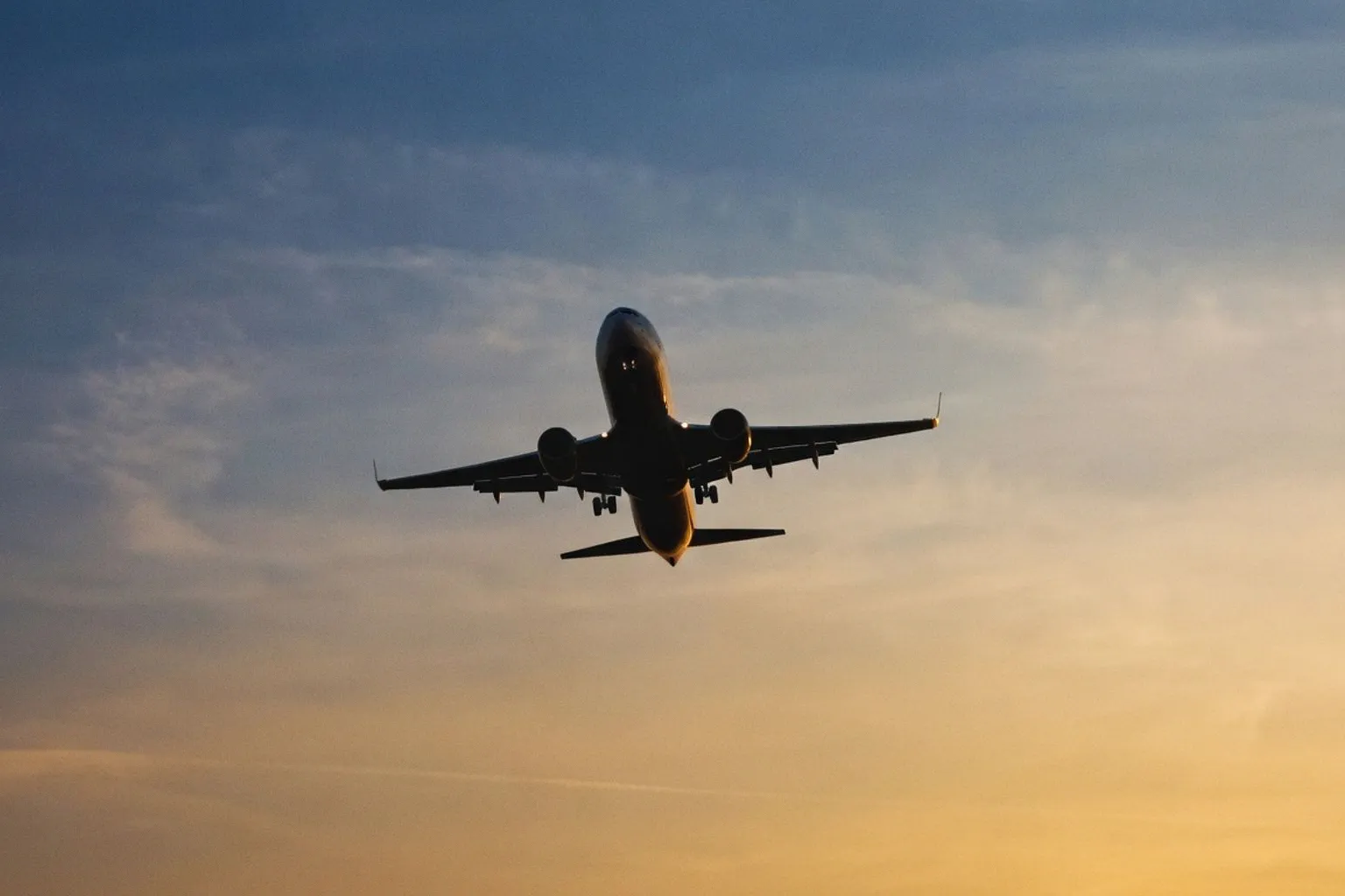 Экстренная посадка рейса Qatar Airways в Стамбуле: причины и последствия для пассажиров