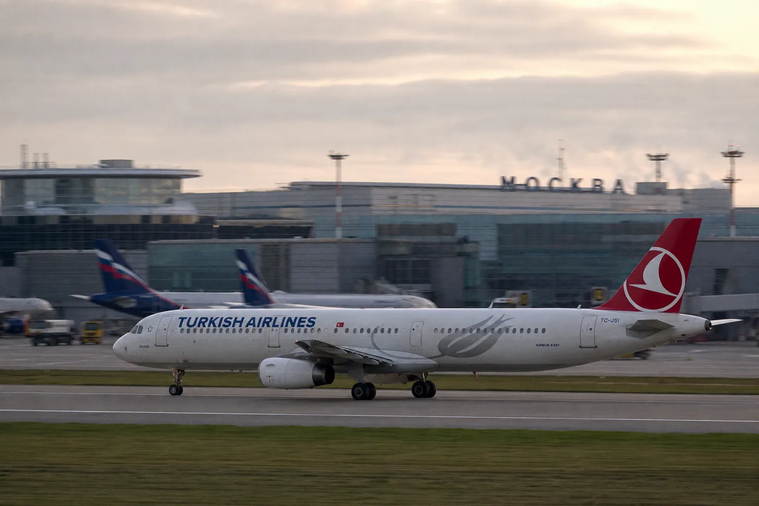 Рекорды Turkish Airlines: как пиковая нагрузка влияет на перелеты по Турции